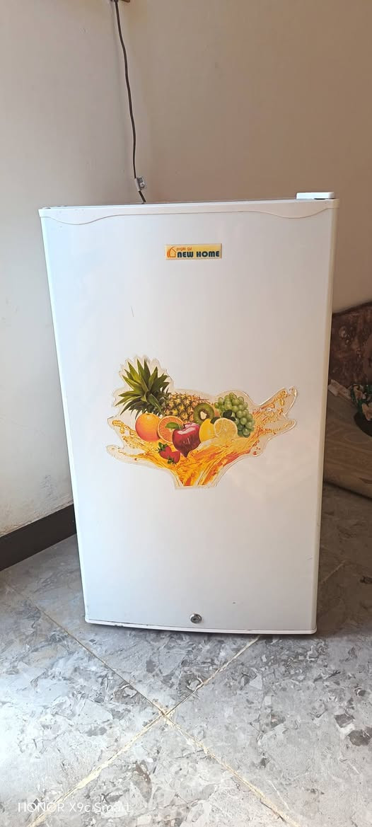 ثلاجه نظيفه كلش شرط التجميد للبيع ب ٧٥ الف للتواصل ***********
