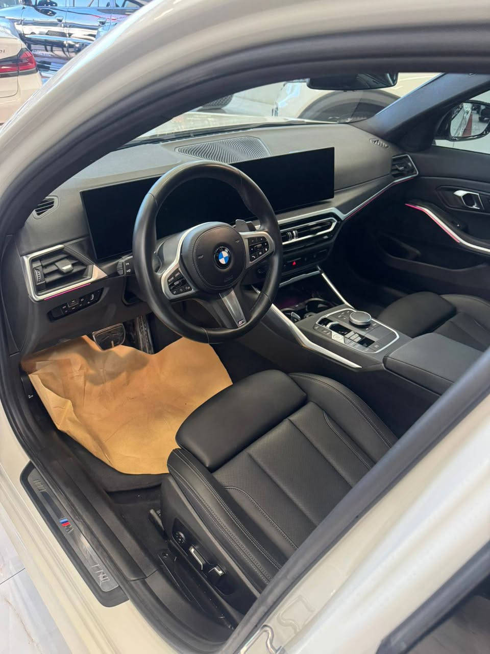 BMW 330i M PACKAGE 2024
V4 20-TURBO 
ژمارە هەولێر جاهیز 
6 هزار روشتووە 
نرخی 330 وەرقە و مجال
توزێک بونیت بویاغە 
بێ ناوگرتن 
ئێرباک سوکان و شان سیستەم 
شوێن هەولێر 
0751-2004-377
0772-818-6453 أربيل, العراق
