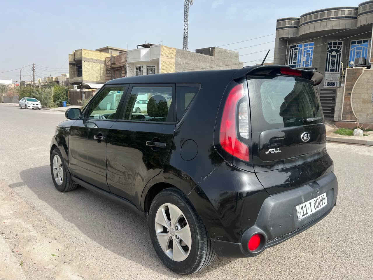 السلام عليكم 
للبيع كيا صول 
موديل 2015
محرك 1600
ماشيه 120milضررها جاملغ  امامي وبيها بالعراق 3 قطع صبغ بدون دواخل بدون دواخل 
السياره جاهزه من كل النواحي 
السعر 93 وبي مجال للاستفسار ع 
***********
مكان السياره بغداد السيديه بغداد, العراق
