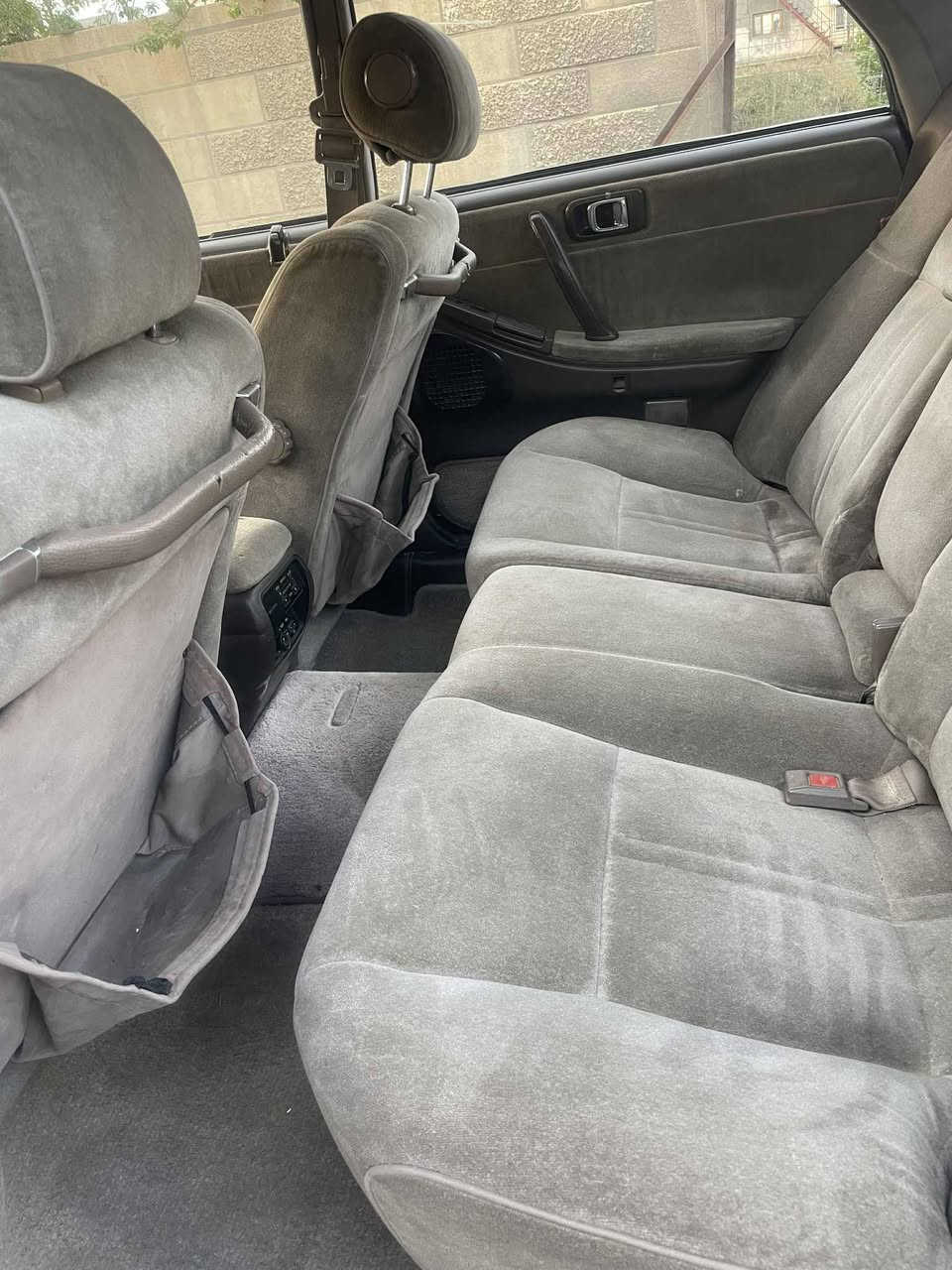 السلام عليكم هارتوب موديل ٩٠ رقم بغداد انكليزي باسمي كير مكينه مكفوله صدر جديد مكفوله من ضربه وصبغ والكص بيه جراد خفيف ب قماره تخم تاير سياره نضيفه وجاهزه  داخله نضيف جدا مكان سياره بغداد السعر ٥٥ بيه مجال بصيط الاتصال ***********
