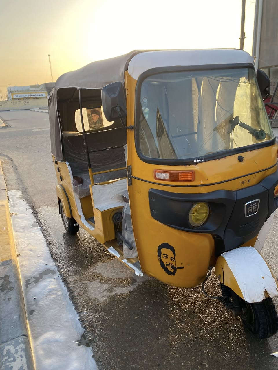 سلام عليكم تكتك باجاج مديل ٢٠ مجفته تجفيت شركه كله اصلي رقم وسنويه حوض وره معمر بس ماناقصه شي مال جناي ضفيره وره جديده باتري جديد كتف جديد 
مكاني بصره خور الزبير سعره ٥٥٠٠ بيه مجال لشراي 
رجائا مو شراي لا تخابر ***********
