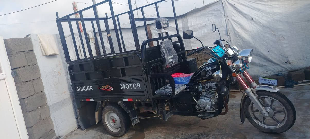 وين اليدور صفاره   ما مستخدمه قليل وشادلها محجل  مامشتغل بيها ولا يوم  من الشركه بدلتلها دهن مرتين فقط  وضع شركة السعر 16 وبيها مجال  
***********

***********
