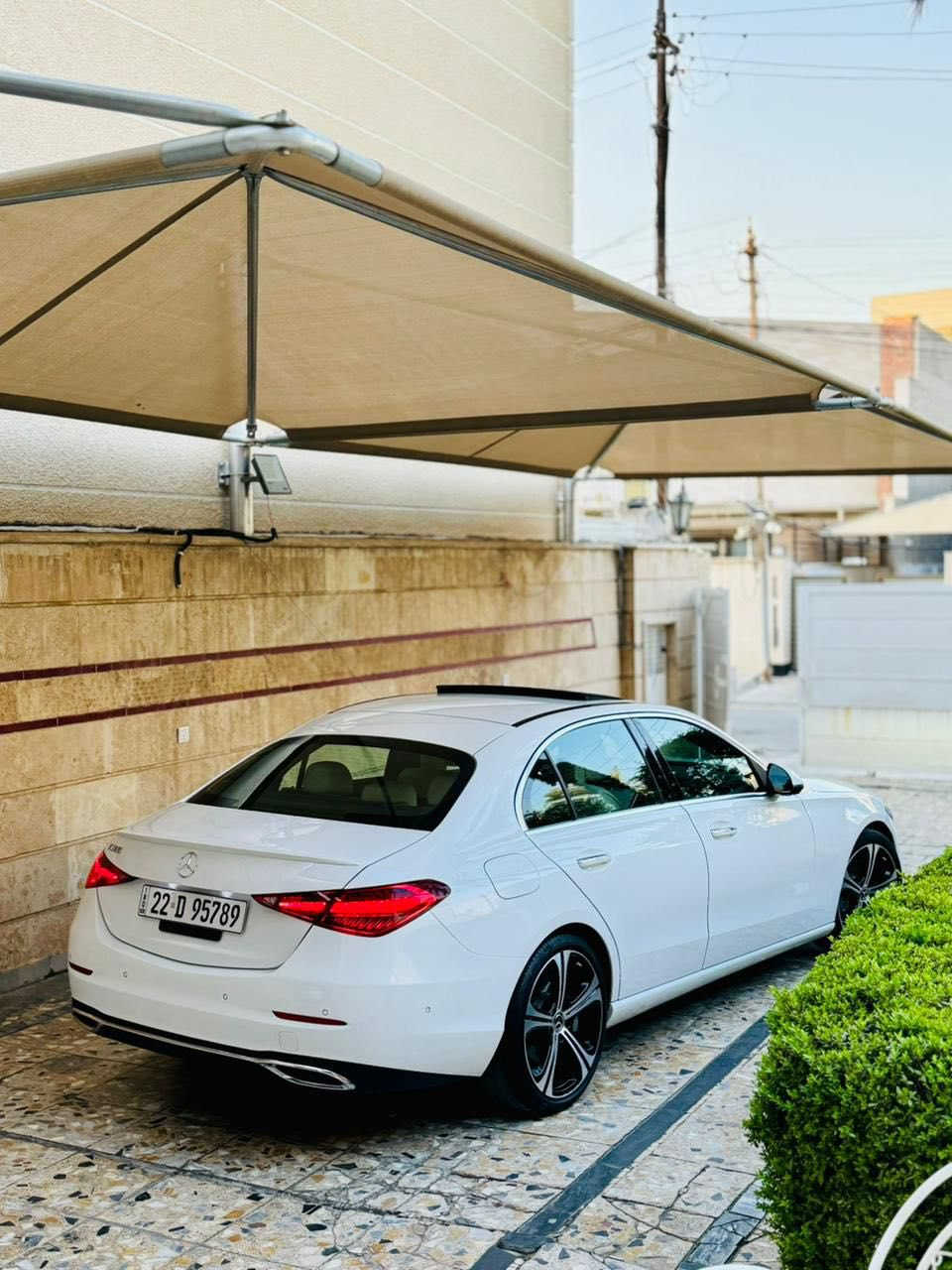 مرسيدس C300 موديل ٢٠٢٣ فول للاخير داتا شو داخل ابيض تچوه كهرباء ماشيه ٣٣ الف وارد اميركا حادثها بسيط جدا دعاميه وبارد بالبنيد اصبع وبالجاملغ ايضا بدون صبغ نهائي ولاتبديل ولا فتح رقم اربيل باسمي كامله وداخله سيرفس جديد السعر٣٤٠٠٠$ للاتصال *********** مكانها الاعظميه
