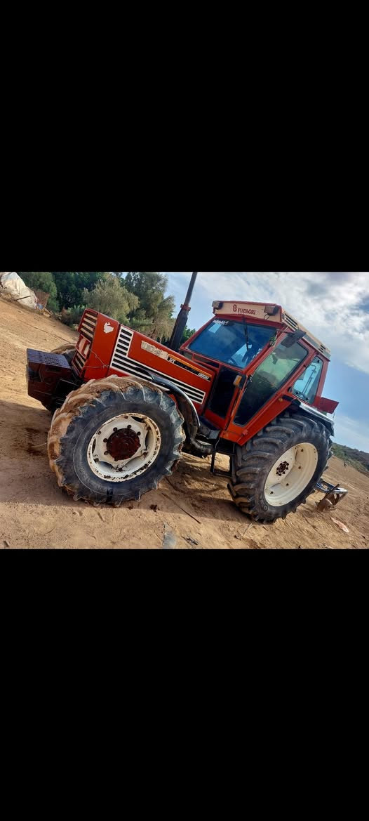 فيات 110 للبيع  مع دسك حجم 20 تكمه عريضه اكسن بارز
مكفوله من كير وكسنات تبريد ثلج رقم ذي قار مداور ثاني يوم تخم تاير نضيف موسمين مشتغله 
سعر 30 وبيها مجال 
***********
***********
