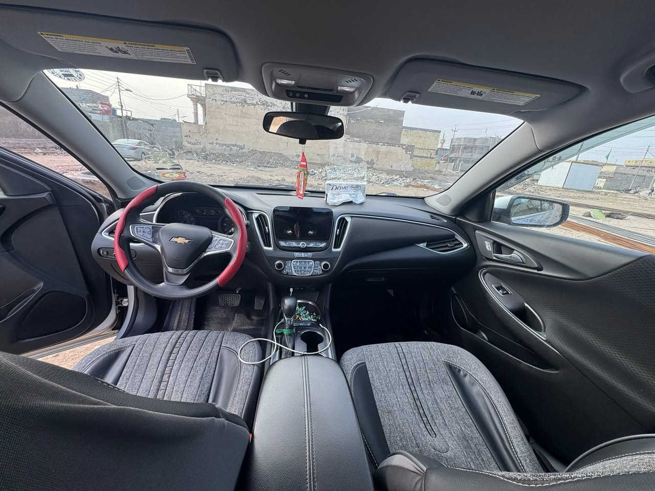 تحيه طيبه السلام عليكم ورحمة الله
شوفرليت ماليبو 2021 
المواصفات : بلاك توب بصمة تشغيل / كرسي كهرباء / تحكم / رادار امامي / توقف ذاتي 
ستيرن / شاشة كبيرة  / حساسات  / ويل كب  / مانع انزلاق   
بلوتوث / اواكس / USB / كاربلاي / 
محرك 1500 / دبل صالنصة 
130  $ 
أي استفسار رقم صاحب السيارة 
*********** مكان بصره السياره باسمي تحويل وكاله حاضر السياره جاهزه من كلشي 
ملاحظه حادثة حلو مو بجم - سونار جديد هزه جديده
