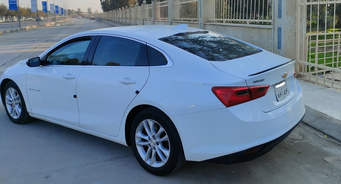 سلام عليكم... ماليبو Lt ابيض ثلجي موديل 2017.. سياره جديده حيل ماشيه 120.. موصفاتها جامات كهرب مريه كهرب تحكمات ستيرن فوال شاشه كبيره تبريد ثلج كشنات كهرب تبريد خلفي يعني قطعتين تبريد نظام ايكو مانع نزلاق لايت زنون بلادي تخم تايرات جديد تشغيل عن بعد بيها بعد موصفات... رقم دهوك شرط تحويل والوكاله.. سعرها 112$... سياره جديده مال بيت مكينه كير شرط... بيها شبرين بل بوند صبغ.. يعني ربع بوند فقط... ***********.. . . . . . ***********
