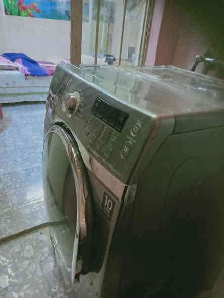 غسالة مستعملي اوتوماتيك سعر 250 وبيها مجال 19 كيلو ألي يغيد يتصل 0776 890 9152 علي. عنواني الموصل /سومر .
