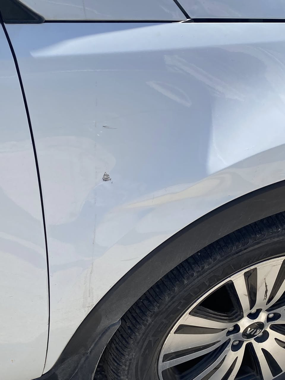 كيه سبورتج 2015 خليجي ماشيه 90 الف
اللون ابيض ، رقم بغداد بأسمي 

نص بنيد صبغ ، چاملغ امامي بي طخه صغيره على حطتها يحتاجلها بارد ، بيها كامره خلفيه بالمرايه ، شاشه صغيره ، ماكو فتحه 

السعر 145 ورقه 

مكاني بغداد

 الرقم : ***********
