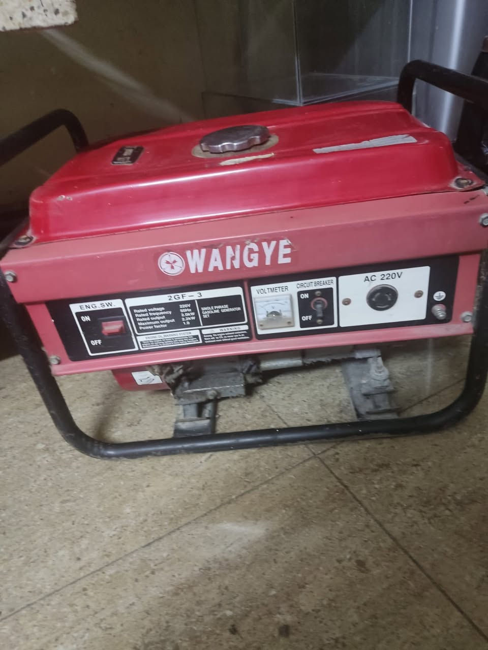 السلام عليكم اغراض بيت كامل للبيع بنكات عدد 5 للبيع وبوفية صاج درجه اولى
كاونتر سنك المنيوم مع ملحق 
طاولة طعام خشب صاج اصلي 
قنفات 
صور ديكور عظم عاج 
ثريات عدد ثنين دواره والثالثه صغيره وياهم ثريات تعليك بالحايط 
مولده بيت 20 امبير 
غرفة نوم خشب صاج اصلي 
غرفة نوم جربايه وكنتور مال نفر واحد ماليزي بس نظيفات 
كنتور 3 باب وملحق 3 باب صاااج اصلي تكمة 
تلفزيون القيثاره الانتيكه القديم وياه تلفزيون ثاني هدية ملون شغالات 100‎%‎ 
شاشة ماركة lg  
راديو قديم انتيكة مع ميز صاج اصلي 
ميز مكتبي صاج اصلي درجه اولى 
مكان بغداد حي الخضراء 
واذا احد يريد ياخذ شلعه كامله هم غير سعر 
للتواصل الاتصال على الرقم فقط غير متواجد ماسنجر 
***********
