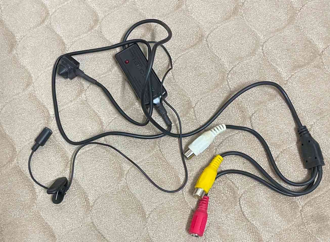 يتوفر كامرات صغيره
ممكن ربطها على الشاشه مباشره او على كل اجهزة الدي في ار
والاسعار من 12 الف إلى 35 الف
اجور التوصيل 5 الاف
واتساب 
***********

