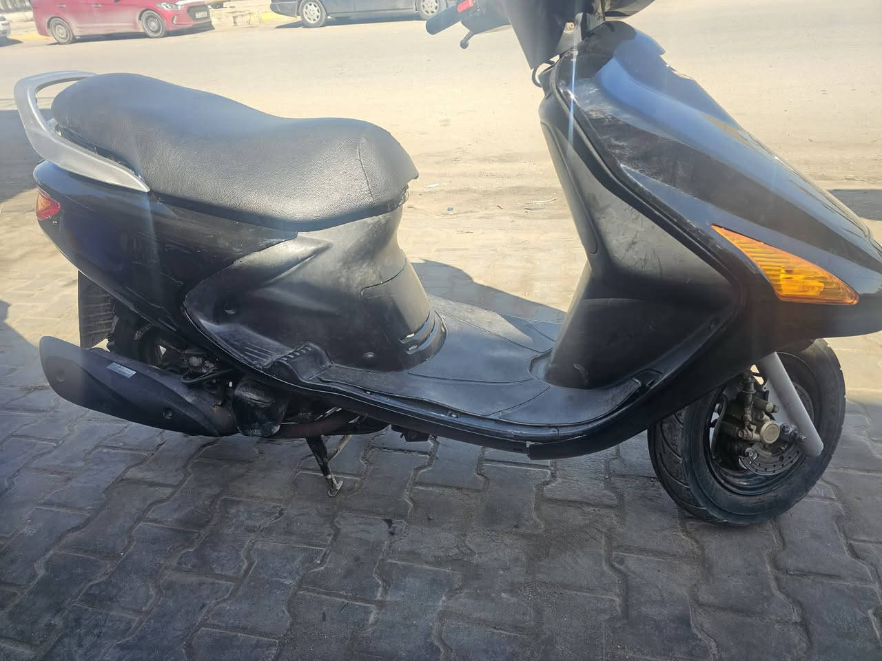 سلام عليكم فراشه فحل ياباني  للبيع حاويه
مكفوله من برغي مامفتوح صار فتره من طالعه من حاويه سلف هندر كله شغال السعر 550وبيه مجال بسيط العنوان كربلاء حي العسكري 
***********
