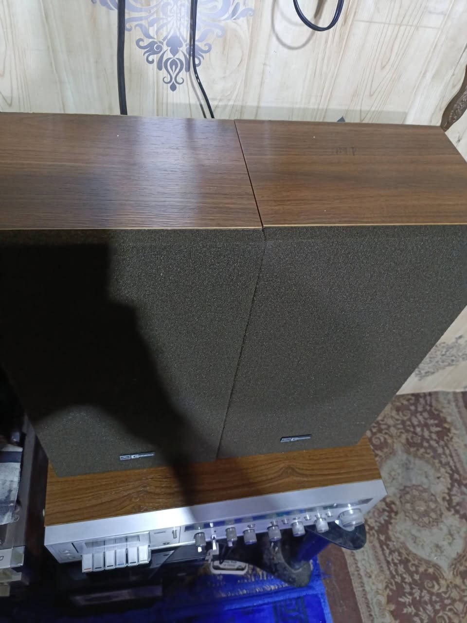 للبيع 
مسجل راديو رايزنك 
إستيراد مؤسسه بدايه الثمانينات راديو 4 موجات مع ال fm. الجهاز نظافه عاليه جدا مقارب للجديد بلاد وضع شركه شغال وبحاله ممتازه خالي من التصليح نهائيا 
(ملاحظه.السماعات ليس السماعات) الخاصه بالجهاز.نوع توشيبا ياباني اصلي 
علماً أنها أفضل وأقوى من السماعات الاصليه نظافه 100٪100.. للاستفسار 
(***********) متواجد.. واتساب ماسنجر.. يوجد توصيل لكل المحافظات 
(( السعر مراسله الصفحه))
