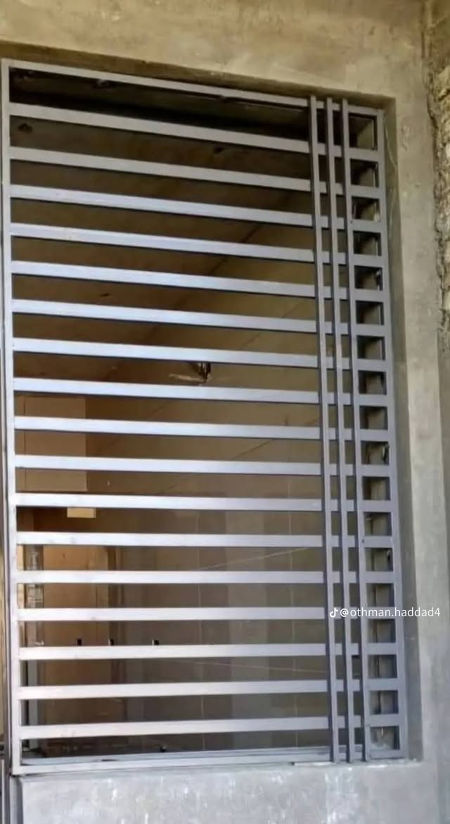 عمل الابواب وشبابيك وسقايف ***********
