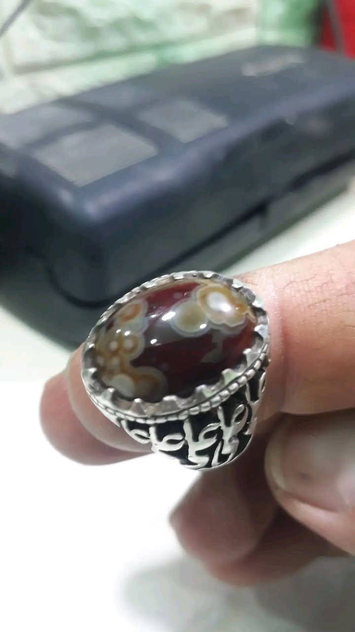 محابس فضة عراقيه واحجار قديمة. دز الصورة وانطيك السعر ومن عيوني


**إذا كنت صاحب هذا الإعلان وتريد حذفه لأي سبب، رجاءا أرسل رسالة إلى الدعم الفني**