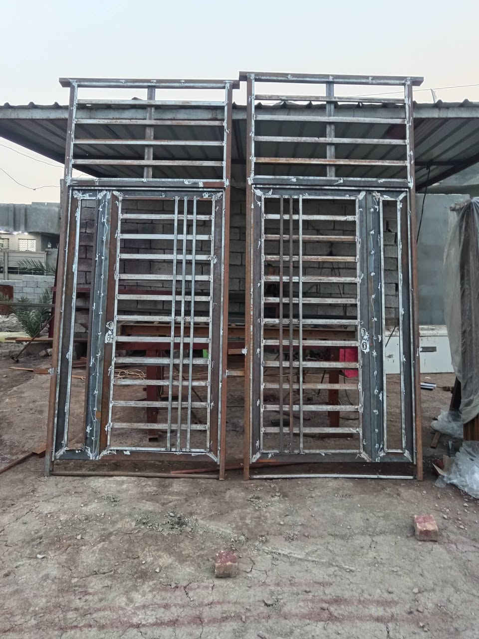 السلام عليكم نشتغل تفصال بيبان وشبابيك حديد درجه اولى ثقيل والخفيف مصطفى الحداد ***********
