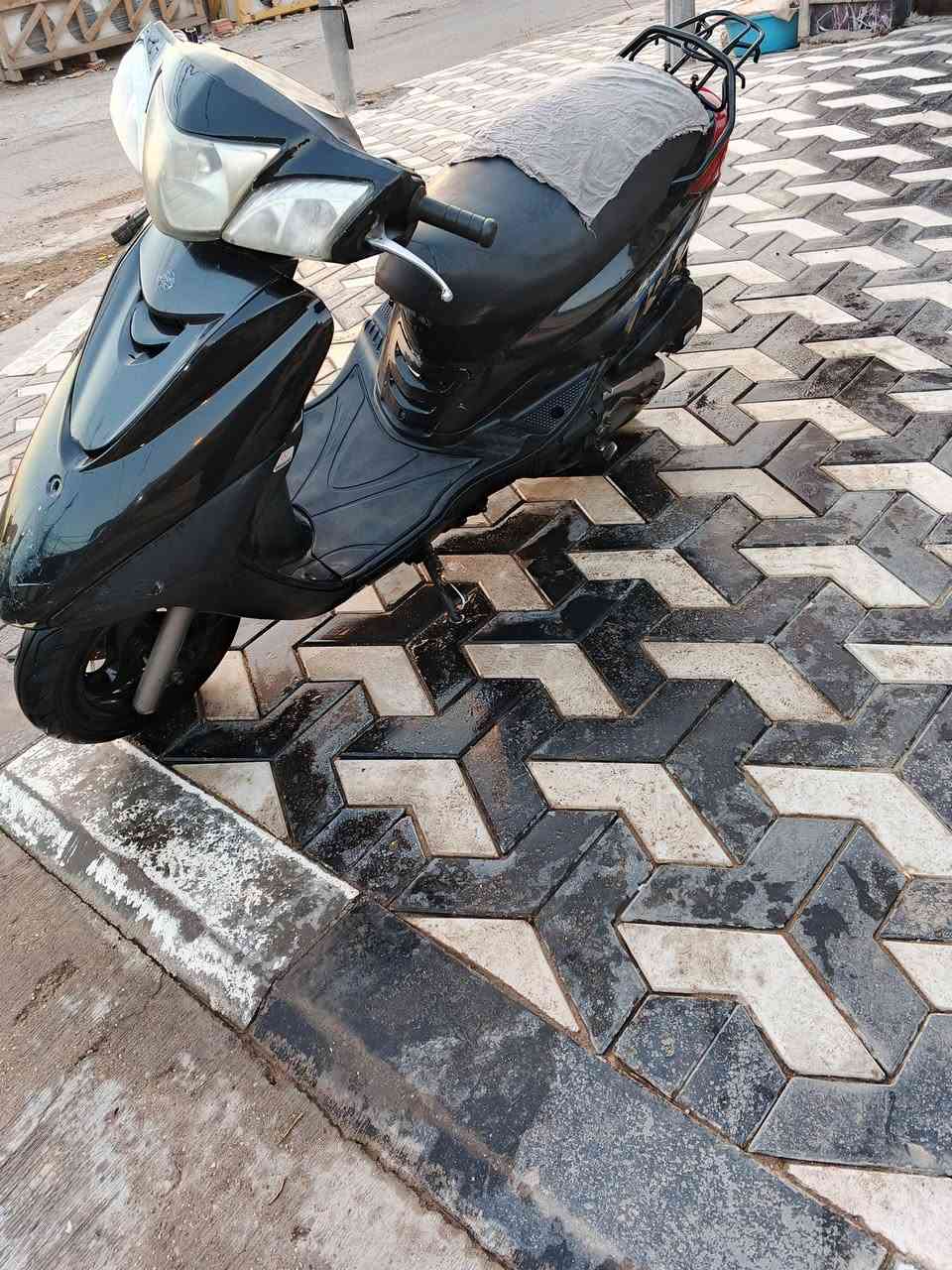 السلام عليكم دراجه بريز بغبغاء السعر 650 وبيها مجال للطيبين رقم ***********
