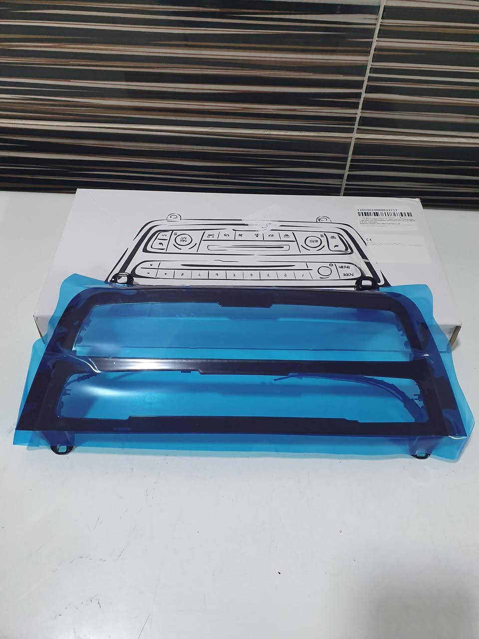 سلام عليكم
ليد و جديد  علي يا موديل يرهم موجود بالصور


**إذا كنت صاحب هذا الإعلان وتريد حذفه لأي سبب، رجاءا أرسل رسالة إلى الدعم الفني**