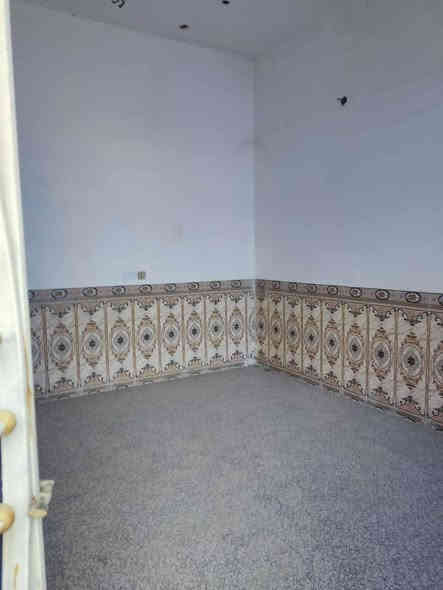 ▪️السَلآْم عَلْيُكّمٌ وٍرٍحَمُةّ الله وٍبُرٍكآتُهْ
اللَّهــﷻــم صل عـــلىِّ مُحمَّــدٍ وآلِ محمـــَّد الطيبيــن الطاهُــاهرين
بيت📢 🏫زراعي سوك شيوخ منطقة الحسائيه على روف قرب ملعب خماسي امرلي 
غرفه وهول ومطبخ وصحيات خارجية وديوانيه 
البناء طابوك السقف كونكريت 
المساحه 100م 
السعر مناسب48💰وبيه مجال 👇
مراسله الصفحه📩او الاتصال📞 على رقمي
(***********)
