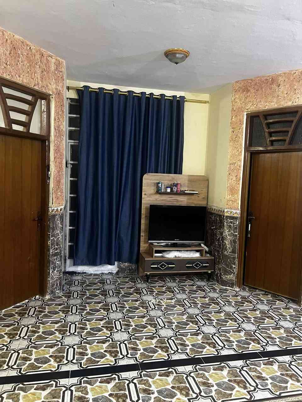 دار للبيع 240م بنا درجه اولى منطقه حواس 
تحتوي على 4غرف نوم عنوان خلف معرض حجي ناطق 
2مطابخ 
حمامات 2
كراج سيارة 
والبنا كدامكم واظح
***********
