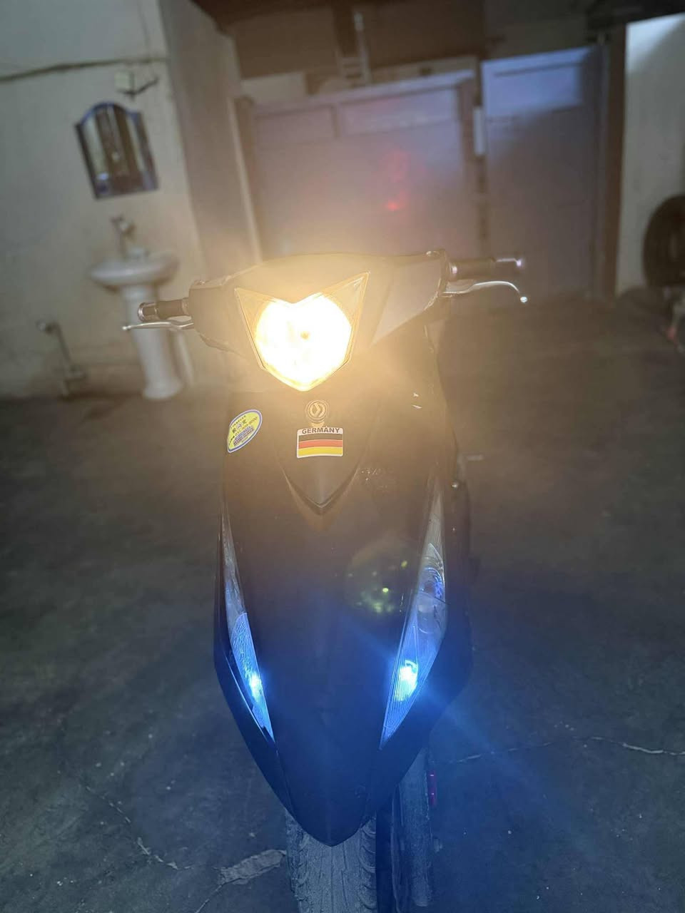 دراجە سیام محرک بشرت بس کور مفتوح دراجە کهرباهیات کلهە یشتغل نکرە سلف ای نقس مابیها  شلعەو معدل فوول تایرات جلاتین  رقم:***********  و سعر 420 الف و بیهە مجال .
