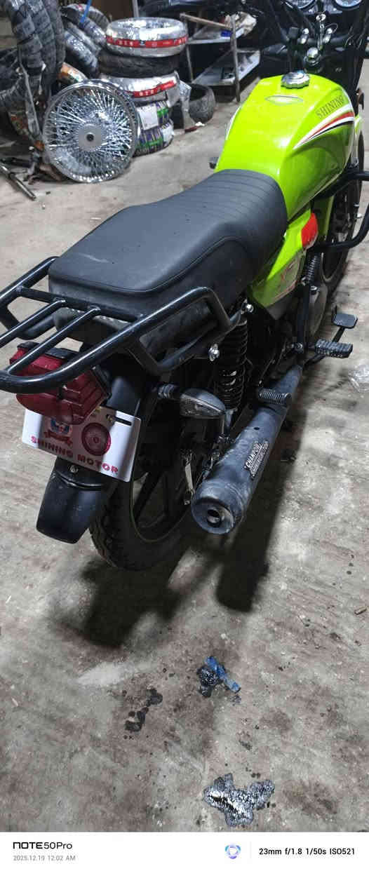 سلام عليكم
للبيع دراجه شيلنك عراقي

موديل ٢٥ 

بدون أوراق 

السعر مليون وبي مجال
مكلف بل نشر 👍👍

***********
