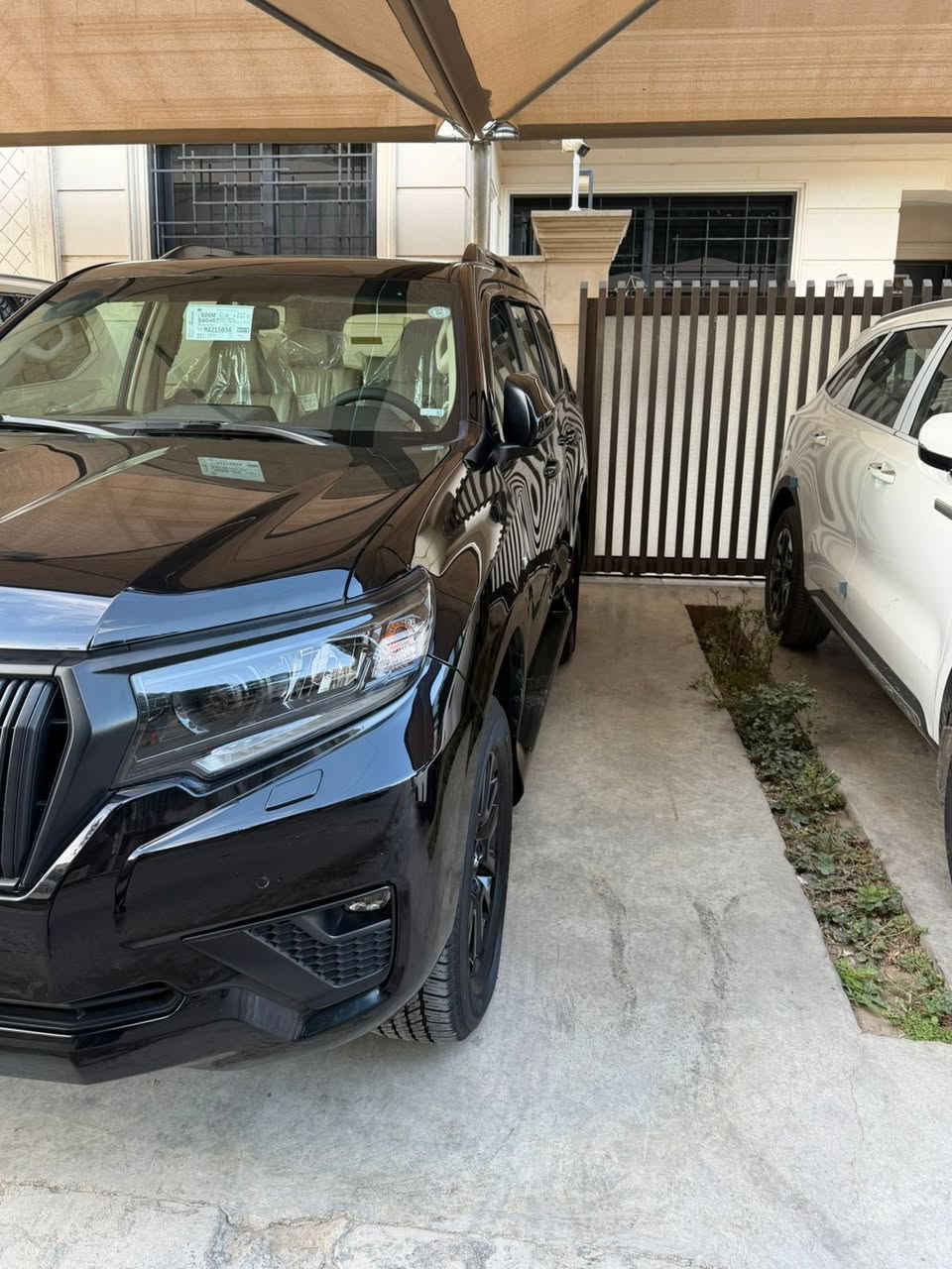 برادو موديل 2023 ساززز خليجي
فئة TXS. فول

ماشية 39 الف 

مكفولة كفاله عامة ما عدا تكحيل بسيط في الدعامية شي بسيط 
تحويل ثاني يوم 
سيارة تتعب تكول جديدة بالخير على الياخذها

السعر 465$ بيها مجال 

للاتصال :***********
