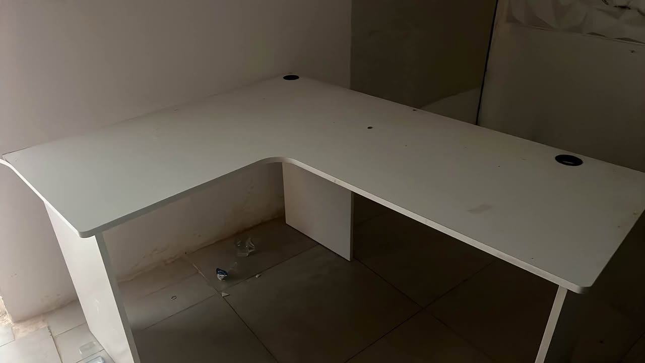 قابل للتفاوض 

خشب mdf
العمق 60
الطول 183cm
الارتفاع 75 عمارة, ميسان


**إذا كنت صاحب هذا الإعلان وتريد حذفه لأي سبب، رجاءا أرسل رسالة إلى الدعم الفني**