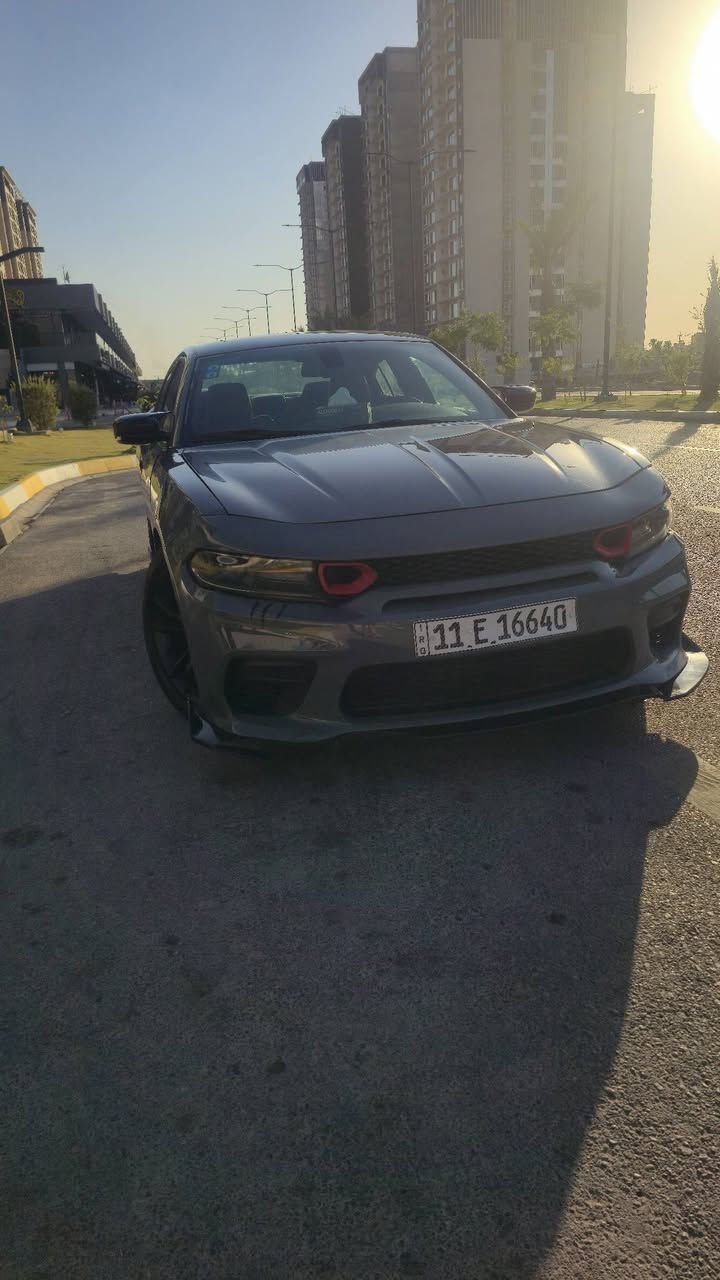 جارجر 2017 وارد خليجي
ماشيه 95000km
السياره نضيفه كير و مكينه مكفولات 
فول مواصفات واحد على واحد 
كشنات كهرباء تدفائه تبريد  الامايات و الخلفيات بس تدفائه
كشن خزن 
تدفئه بالستيرن 
شاشه جبيره 
اوامر صوتيه بالعربي 
داخل جلد 
تشغيل عن بعد 
مانع انزلاق 
فتحه 
دخول ذكي 
وياله 20
تايرات خليفه جدد 
بس السياره بيه شويه ملاحضات و كلشي مبين بالسونار بس بدون لغود و بدون شواصي السياره كلش نضيفه 
***********
السعر (185) و بيه مجال 
مكان حي الجهاد
