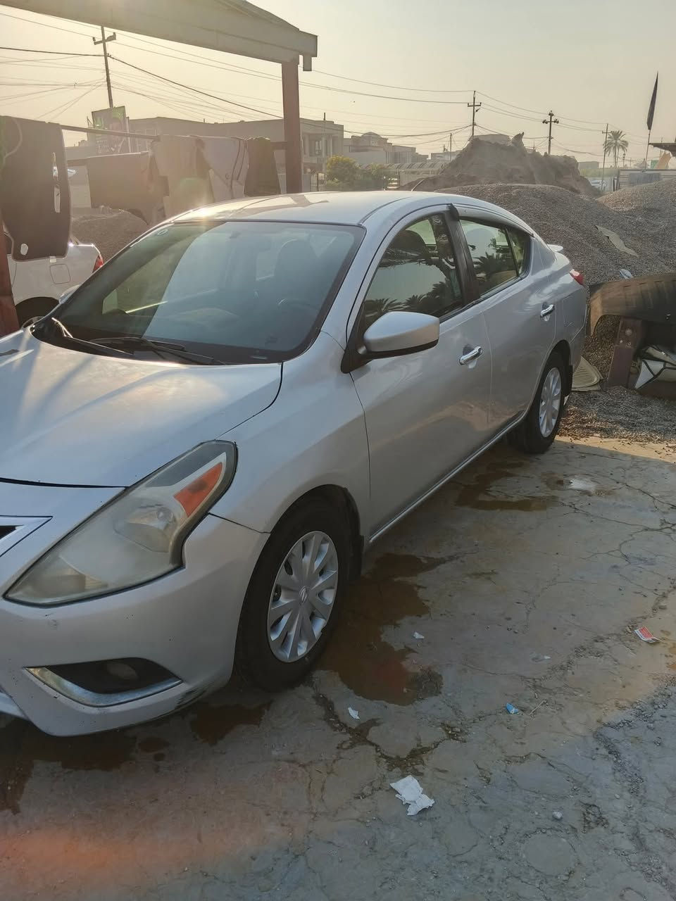 سلام عليكم  للبيع او المراوس نيسان فيرسا موديل 2019 رقم بغداد سنويه ل 2027 السياره جاهزه من كلشي السياره بيه بنيد مبدل وجاملغ جهه السائق مصلح بدون دواخل السياره حلوه 
السعر 98$ وبيه مجال 
للاستفسار الاتصال على الرقم التالي 
***********
