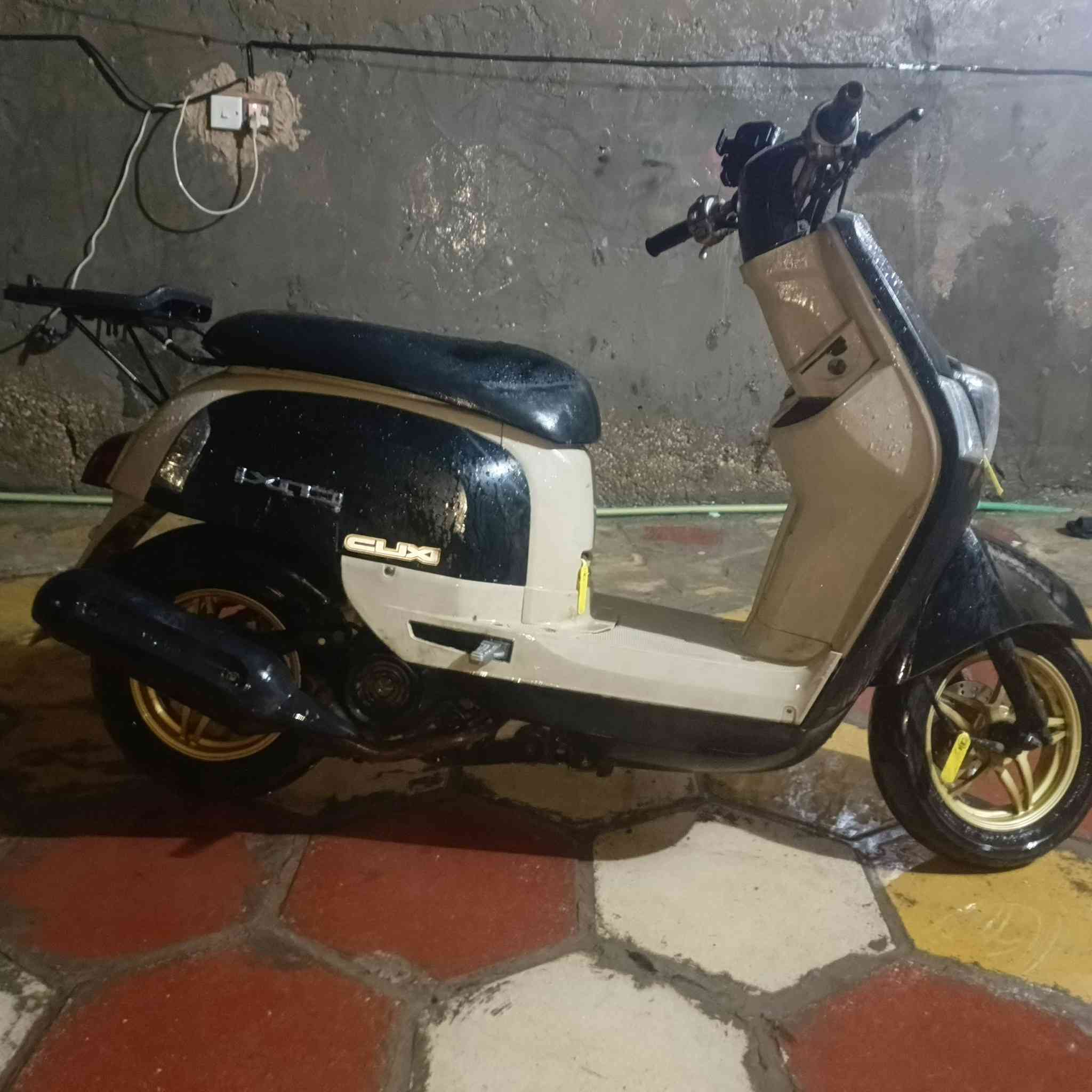 سلام عليكم
دراجه بوليسي كابريتر نضيفه برغي ما مفتوح بيه اخت ربمه سعره 600 وبيه مجال للطيبين او مراوس بيراني حسب قناعه ❤


**إذا كنت صاحب هذا الإعلان وتريد حذفه لأي سبب، رجاءا أرسل رسالة إلى الدعم الفني**