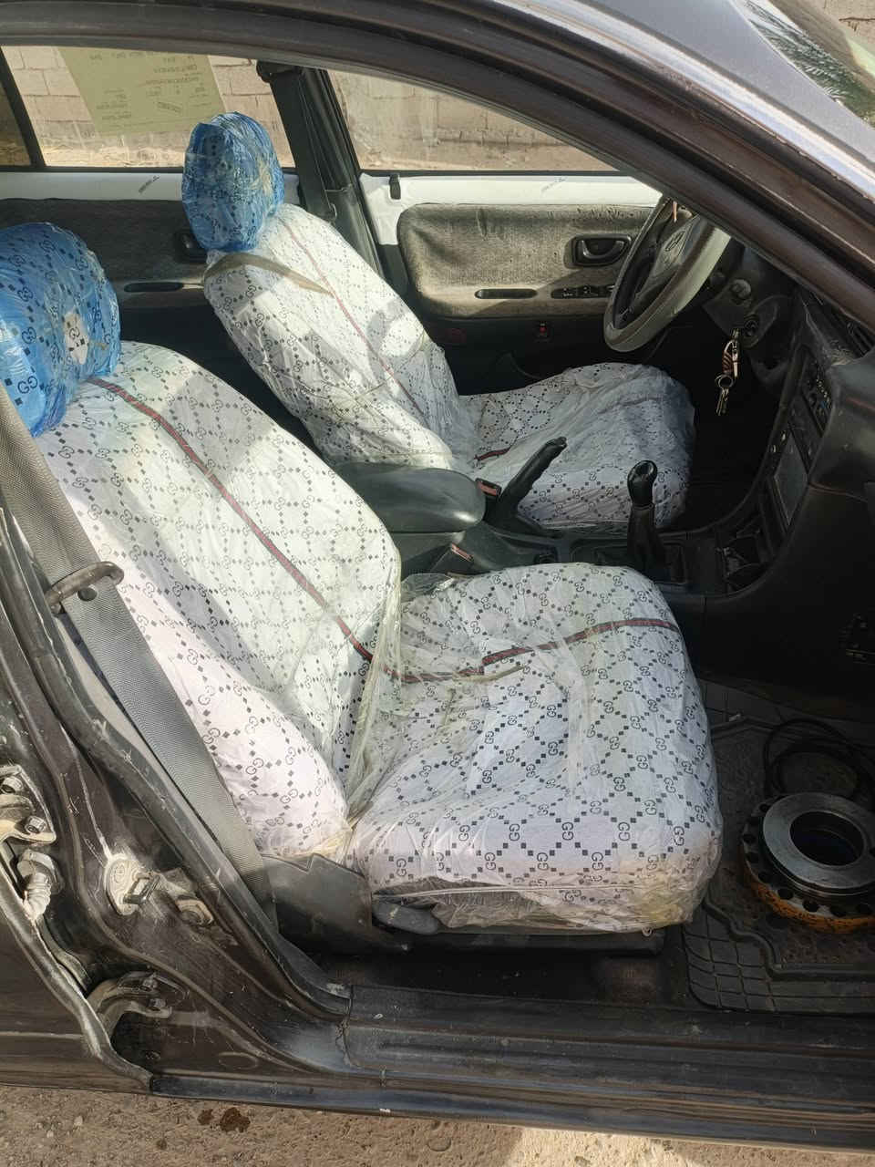 يالله
سوناته2/ 1993
رقم بغداد كير مكينه صدر تخم تاير 
مصبوغه عام اثر جراد بدون خياس
كير عادي مكينه مفتوح 
العنوان بعقوبه تقاطع لقدس 
السعر 40 بيهه مجال بصيط 
***********
