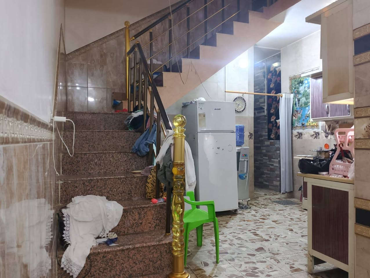 دار للبيع 100 طابقين صب. في حي الوفاء.  3غرف نوم     بسعر مناسب للاستفسار على الرقم *********** او مراجعة مكتب الگرعاوي للعقار
