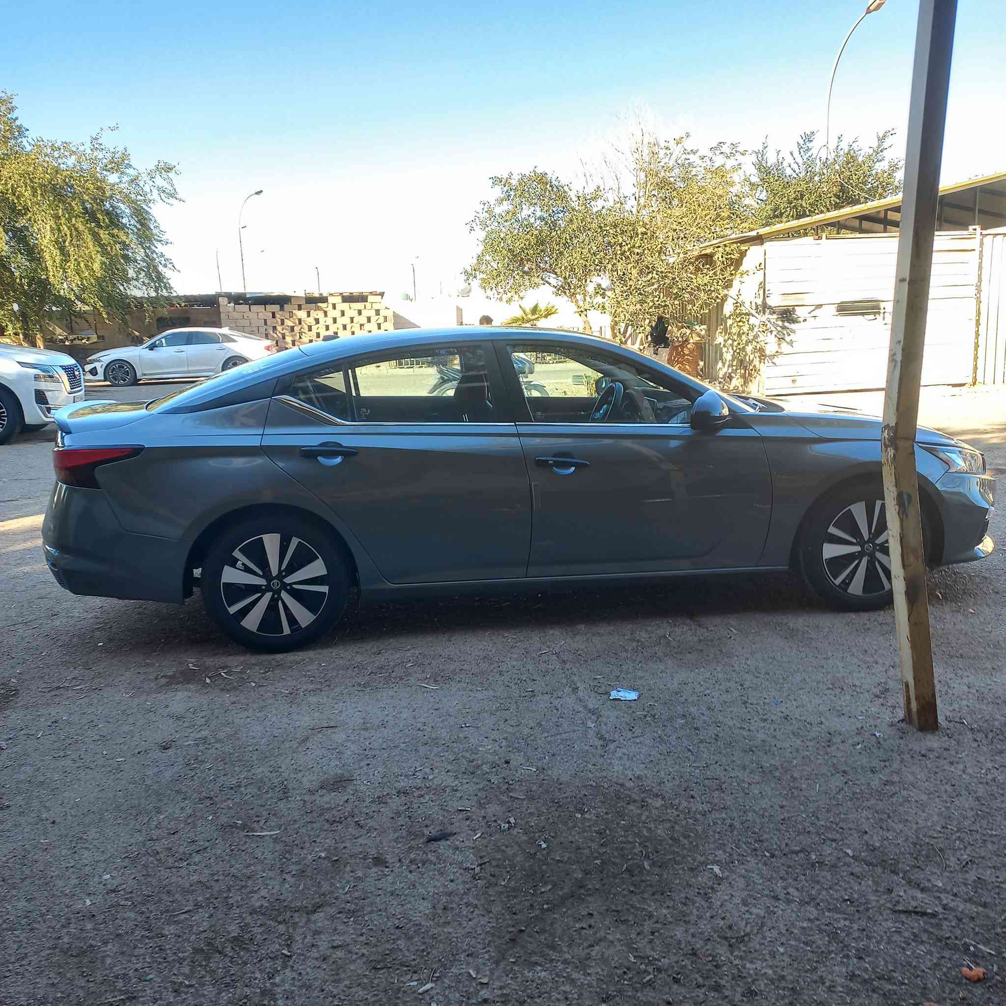 نيسان التيما موديل٢٢ للبيع حادثها ربع بنيد وجاملغ خلفي صبغ امريكا   السعر.. ١٤٥ وبيها مجال هاتف *********** مكاني الانبار .
