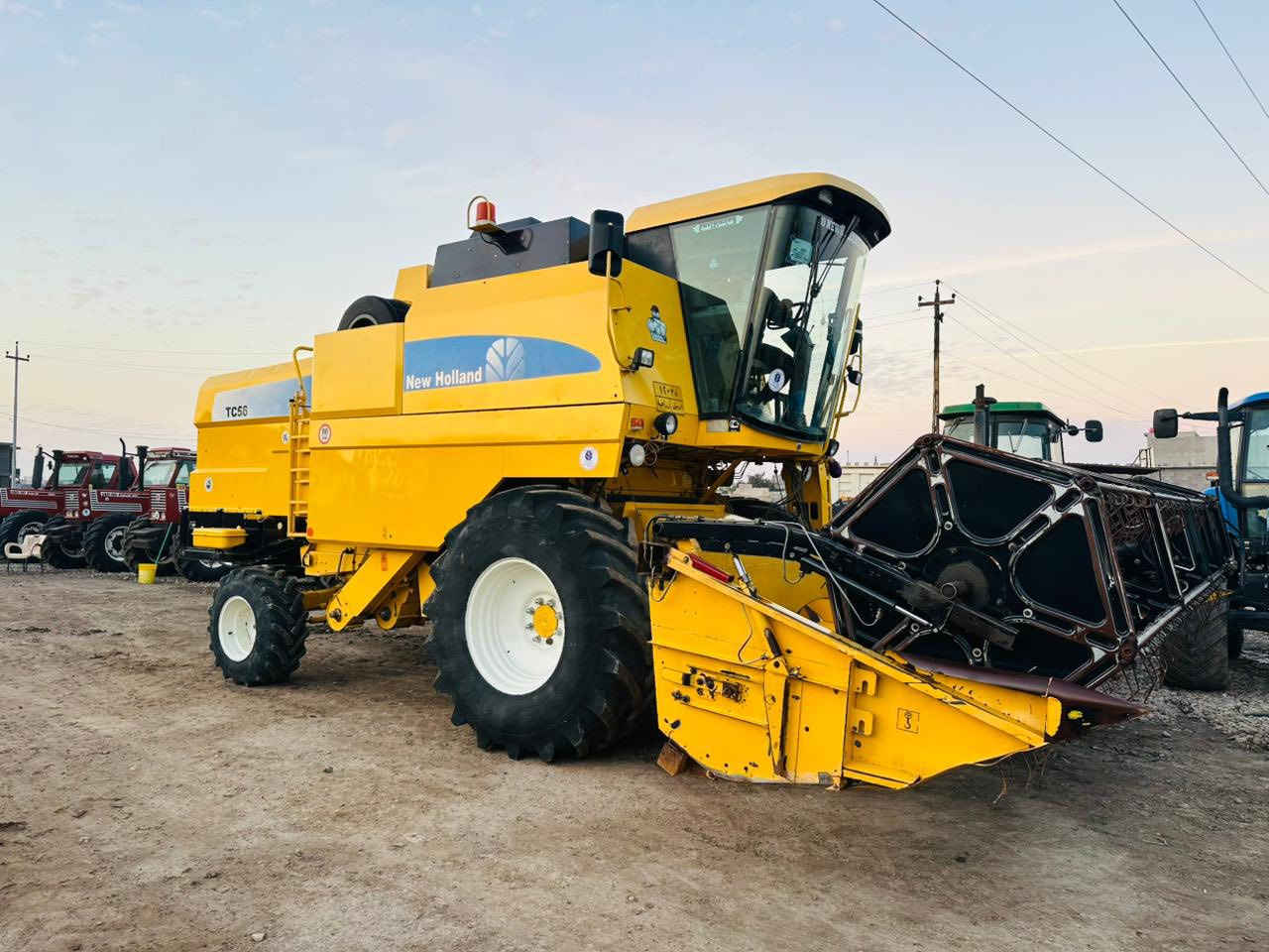 حاصده نيوهولند موديل ٢٠٠٦ دبل درام طبله ١٧ قلاب رقم اربيل مكفوله من الطك واللحيم تاير ٣٢ محرك وضع شركه مامفتوح مكينه جاهزه من كلشي للاستفسار اكثر الاتصال ع الرقم *********** واسط الزبيديه
