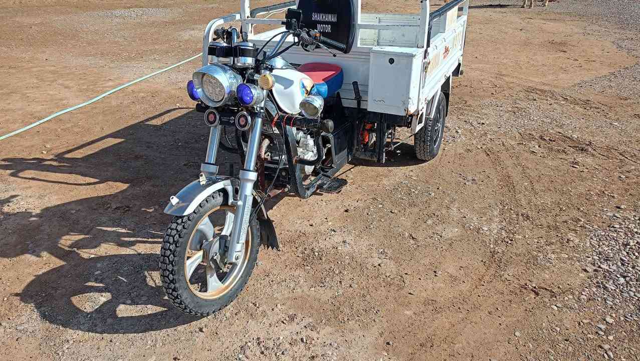 السلام عليكم ورحمة الله وبركاتة  للبيع
ستوته شاخوان فحل عالي عقد اصفر وبليته موجودات موديل 22 خاص ماجاوب للاستفسار اتصل *********** مكلف
