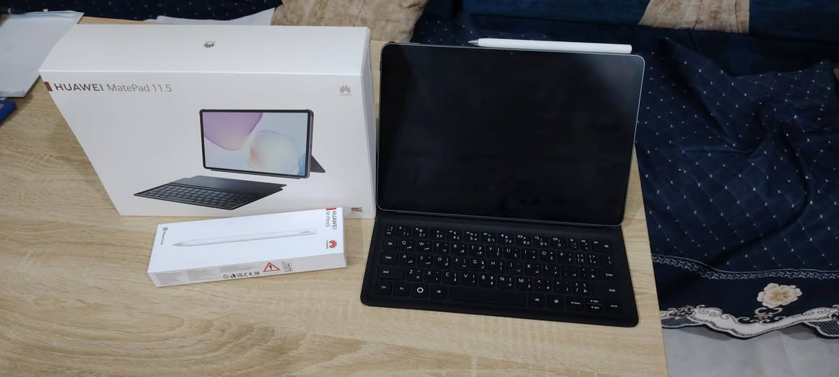 تابلت هواوي اللوحي 11.5 matepad موديل 2025 نسخة الشاشة الورقية papermate edition التي تكون مريحة للعين وغير عاكسة لاشعة الضوء مع شعور الورقة الحقيقي اثناء استخدام القلم الخاص
تابلت هواوي اللوحي 11.5 matepad موديل 2025 نسخة الشاشة الورقية papermate edition التي تكون مريحة للعين وغير عاكسة لاشعة الضوء مع شعور الورقة الحقيقي اثناء استخدام القلم الخاص

الجهاز مستعمل لكن بحالة جيدة و يتوفر معه كافة الملحقات من قلم هواوي الاصلي الجيل الثالث و كيبورد خاص بالجهاز مع الشاحن الاصلي والعلبة الخاصة به مع حقيبة هدية

شاشة الجهاز 12.5 إنش

وذاكرة تخزين 256 كيكابايت

وذاكرة عشوائية 8 كيكا بايت

معالج Kirin T82 القوي في الالعاب وسلاسة فائقة

ويأتي ببطارية عملاقة 10100 ميلي امبير

تكفي لاستخدام يوم كامل استخدام متوسط وشاحن بقوة 40 واط

سعر الجهاز مع كافة المحلقات 380 الف ) غير شامل للتوصيل المكان بغداد التاجي
تابلت هواوي اللوحي 11.5 matepad موديل 2025 نسخة الشاشة الورقية papermate edition التي تكون مريحة للعين وغير عاكسة لاشعة الضوء مع شعور الورقة الحقيقي اثناء استخدام القلم الخاص

***********
***********
