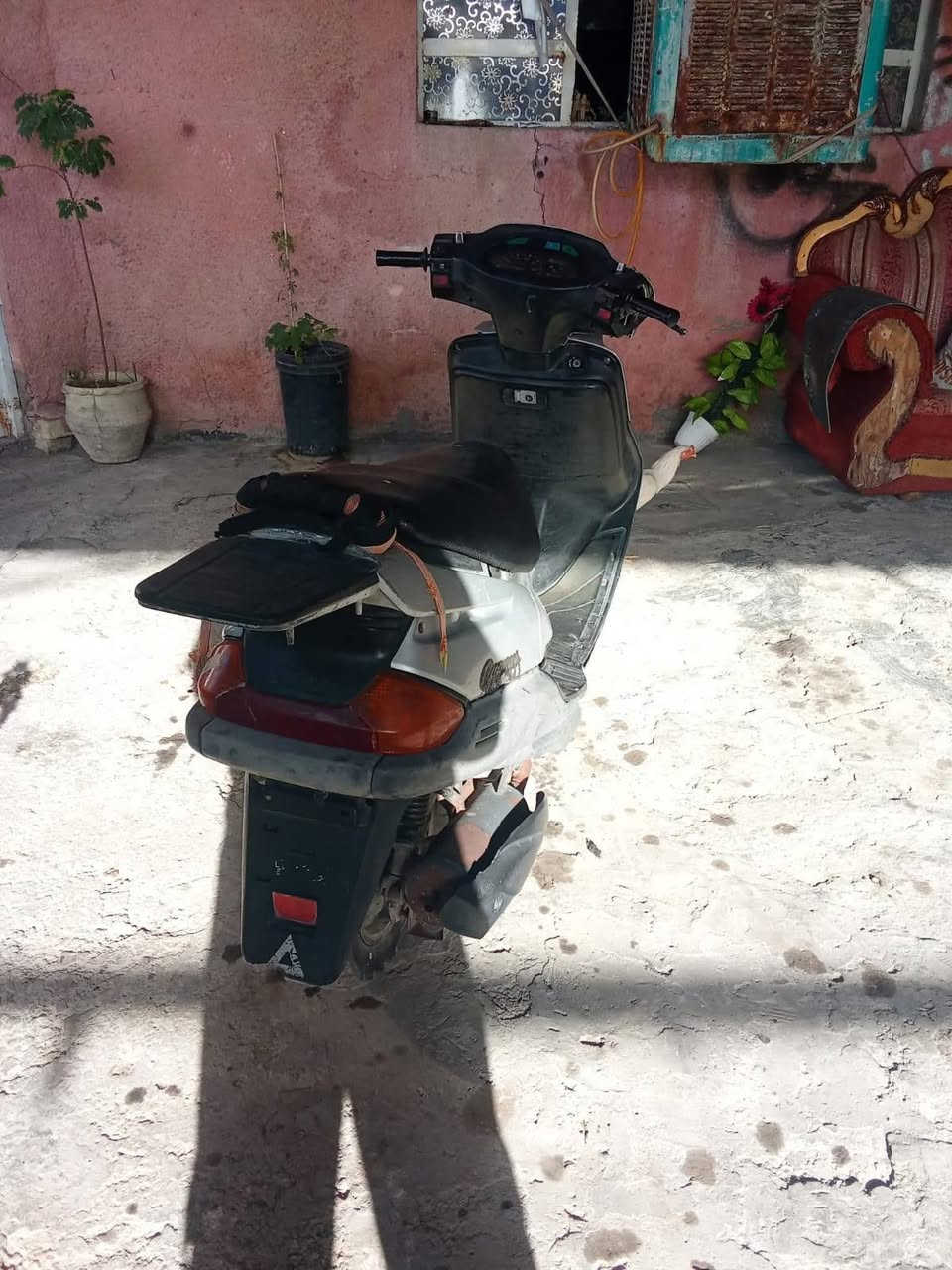 سلام عليكم ياباني اصلي فضائي مكينه قائمه كهربائيات كلها شغاله العيب بس بالماكينه  مكان بغداد البلديات  ***********
