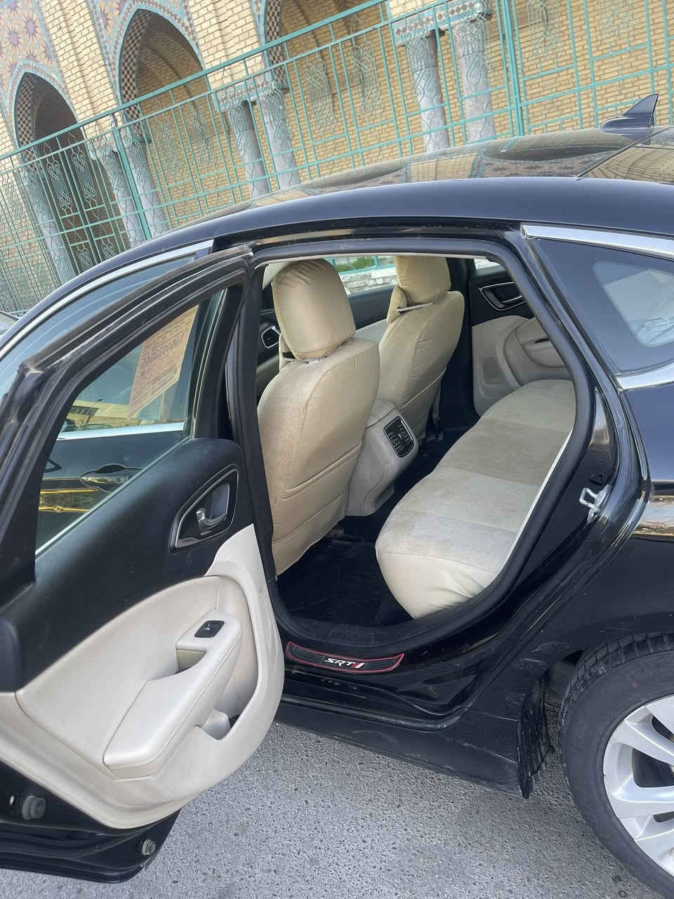 Crysler c200،،، موديل 2016
محرك 2400 بلادي وكير بلادي
رقم بابل أنكليزي .. السيارة بأسمي
المواصفات….
بصمة تشغيل
بصمة ابواب
بصمة جنطة
تشغيل عن بعد
داخل جلد
شاشة كبيرة اصلية وبلادية
كشنات كهرباء
كشنات تدفئة
أستيرن تدفئة
تبريد قطعتية مناخي
كير 9 نمر +شفتات 
منظومة لايت زنون مقبول بلهزة
تحكم بلمري كهرباء
السيارة عليها ادامة كاملة 
1 برمجة مروحة الحماوة متعبر ال95
2 مسطرة نوزلات مال تفصيخ بلادية
3تخم بلكات تشامبيون جديدة 
4 باتري جديد الماني ضمان سنة
5ادامة كاملة لمنظومة التبريد
حادثها بنيد وجاملغ ومباوك شبر بباب الصدر والسونار بلمنشور
مشروع وطني بأسمي 
السعر 108 وبيها مجال 

مكانها بغداد اعظمية ***********
