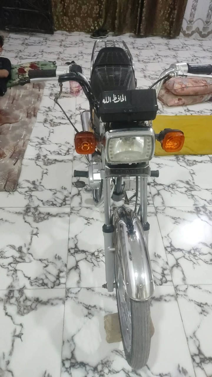 سلام عليكم غراض للبيع كهرباييات كلهه شغاله مال شلامجه 2022 بدون شاصي ومكينه وياله مكاني دوانيه حي العسكري


**إذا كنت صاحب هذا الإعلان وتريد حذفه لأي سبب، رجاءا أرسل رسالة إلى الدعم الفني**