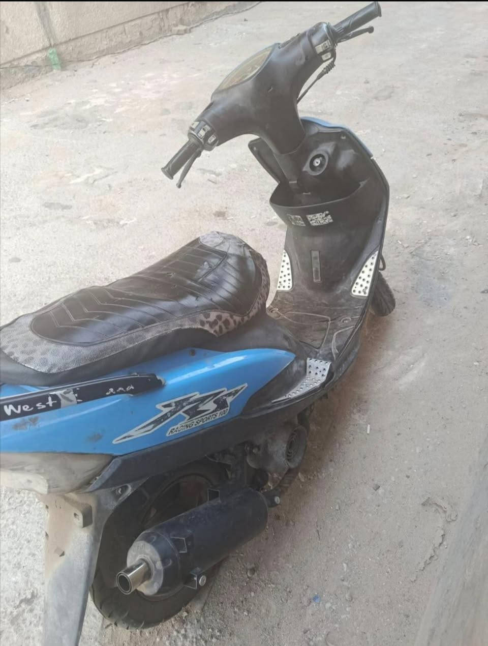 السلام عليكم اخوتي هاي الدراجه ماكس شلعه قويه كلشي دراجه بطله سعره 500وبيهه مجال ***********
