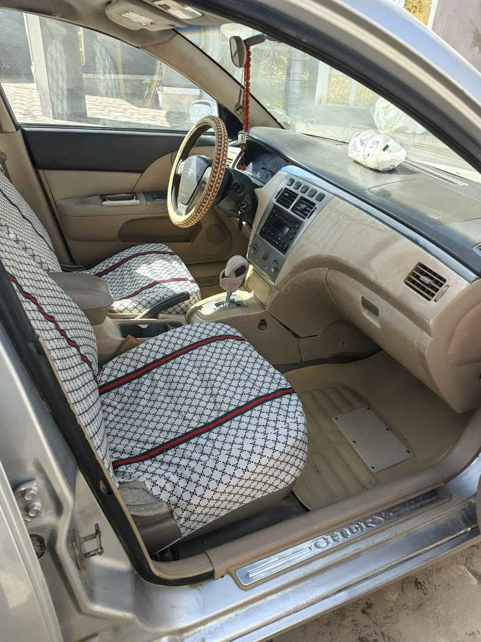 شيري ٢٠١٠ للبيع محرك وكير كورلا كير اوتماتيك السياره شركات ودا يسدد صاحبه وصاحبه موجود محركه مبدل جديد طابوكه مال كصه السعر ٣٥ ورقه وبيه مجال 
***********
مكانه الرمادي
