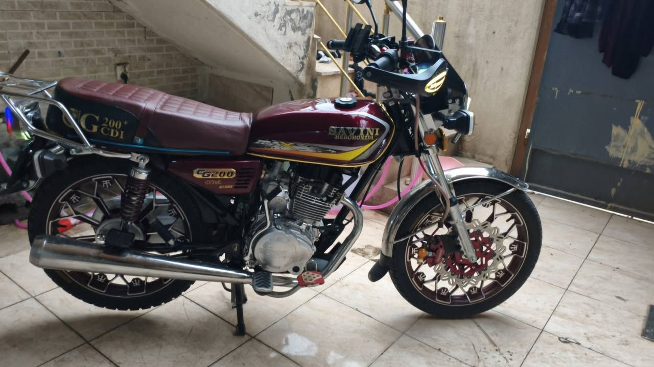 سافين هونزده محرك 200cc
مميزات الدراجه
بريك ABS يعني بريك امامي مايتزحلق امان 100/100
سماعه بل عداد بلاتوث فول صوت واغاني
دراجه موديل 2025 منفيس اصلي شرط الوكاله
مكينه كبس برغي ماناقصها دراجه فقط بانزين ودهن داريها تمشي ويا مثل للساعه ***********

سعر 730 وبي مجال
