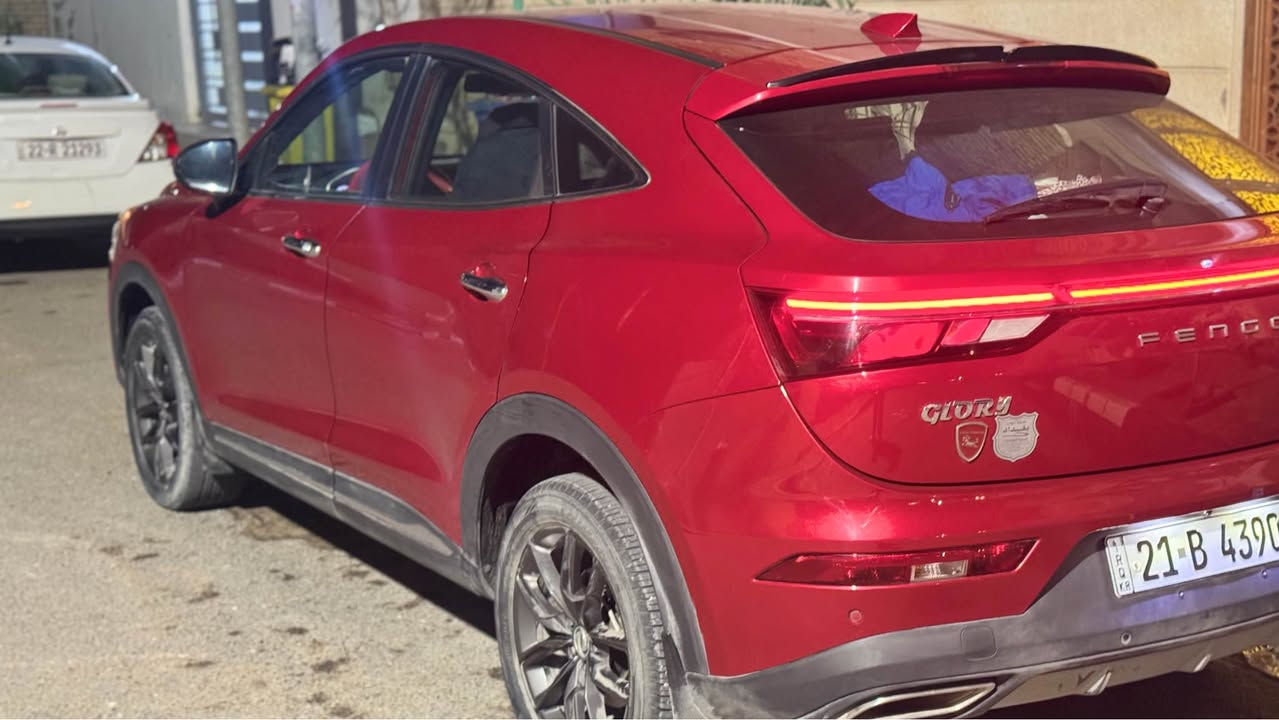 الاسم: Dongfeng 
الموديل: ix5
السنة: 2023
اللون: red 
المحرك: 1.5
الفئة : glory sport

نوع المحرك: تيربو بنزين
سعة المحرك: 1.5 تيربو
القوة الحصانية: 179 حصان
العزم: 220 نيوتن متر

ناقل الحركة:
نوع ناقل الحركة: CVT
عدد السرعات: 6

نظام الدفع: أمامي

الميزات الخارجية:
الطول: 4.93 متر
العرض: 1.93 متر
الارتفاع: 1.76 متر
مصابيح أمامية: كشافات زينون
مصابيح خلفية: LED
عجلات: ويل الومنيوم
فتحة سقف
نظام دخول السيارة بصمة

الميزات الداخلية:
عدد المقاعد: 5
تنجيد المقاعد: جلد النابا
نظام تكييف: مكيف أمامي مع موزع خلفي
ثلاجة داخلية
شاشة مركزية: 10.25 بوصة
شاشة متعددة اللغات
نظام صوتي: 7 سماعات و سبيكر 6
نظام ملاحة: نظام خرائط
منافذ USB: 2
حمالات السقف

ميزات السلامة:
أكياس هوائية عدد 2
نظام مكابح إلكتروني (EPS)
نظام توزيع الفرامل إلكتروني (EBD)
نظام إنغلاق الفرامل (ABS)
نظام مانع إنزلاق (TRC)
نظام إتزان المركبة (ESCESP)
نظام مساعدة على المنحدرات (HAS)
نظام إنذار الفرامل في حالات الطوارئ
كاميرا خلفية
حساسات خلفية
نظام منع السرقة

السياره ماشيه 35 الف كم كلين تايتل على وضع الشركه وداخل الضمان 
استهلاك الوقود:
استهلاك الوقود: 6.4 لتر/100 كم

السعر : 21.500.000 عراقي
وبيهه مجال

بضمان ✅
ليث العبيدي موتورز
العنوان البصره 
ياسين خريبط خلف بناية سما سنتر 
***********
*********** البصرة, العراق
