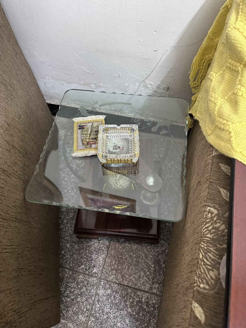 طبلات جام ٤ ووحدة وسطية مابيهم اي ضرر سعرهم ٥٠.. وميز جام وست كراسي مابي اي ضرر سعره ١٠٠ 
المكان السيدية
***********
