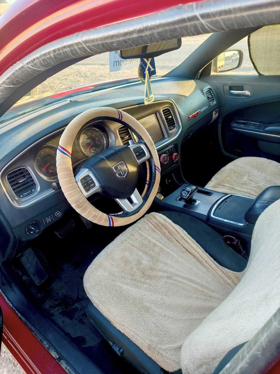 السلام عليكم جارجر ادوات كصه جنطه موديل 2014 كصه جديده كير ومحرك شرط تايرات جدد تبريد تدفئه فول مواصفات اسلايت كير طياره شاشه كبيره شفتات ستيرن كشنات حضن  وبعد بيهه اهوايه مواصفات للبيع او امراوس حسب القناعه السعر 65 المكان صلاح الدين رقم الهاتف ***********.    /.    ***********
