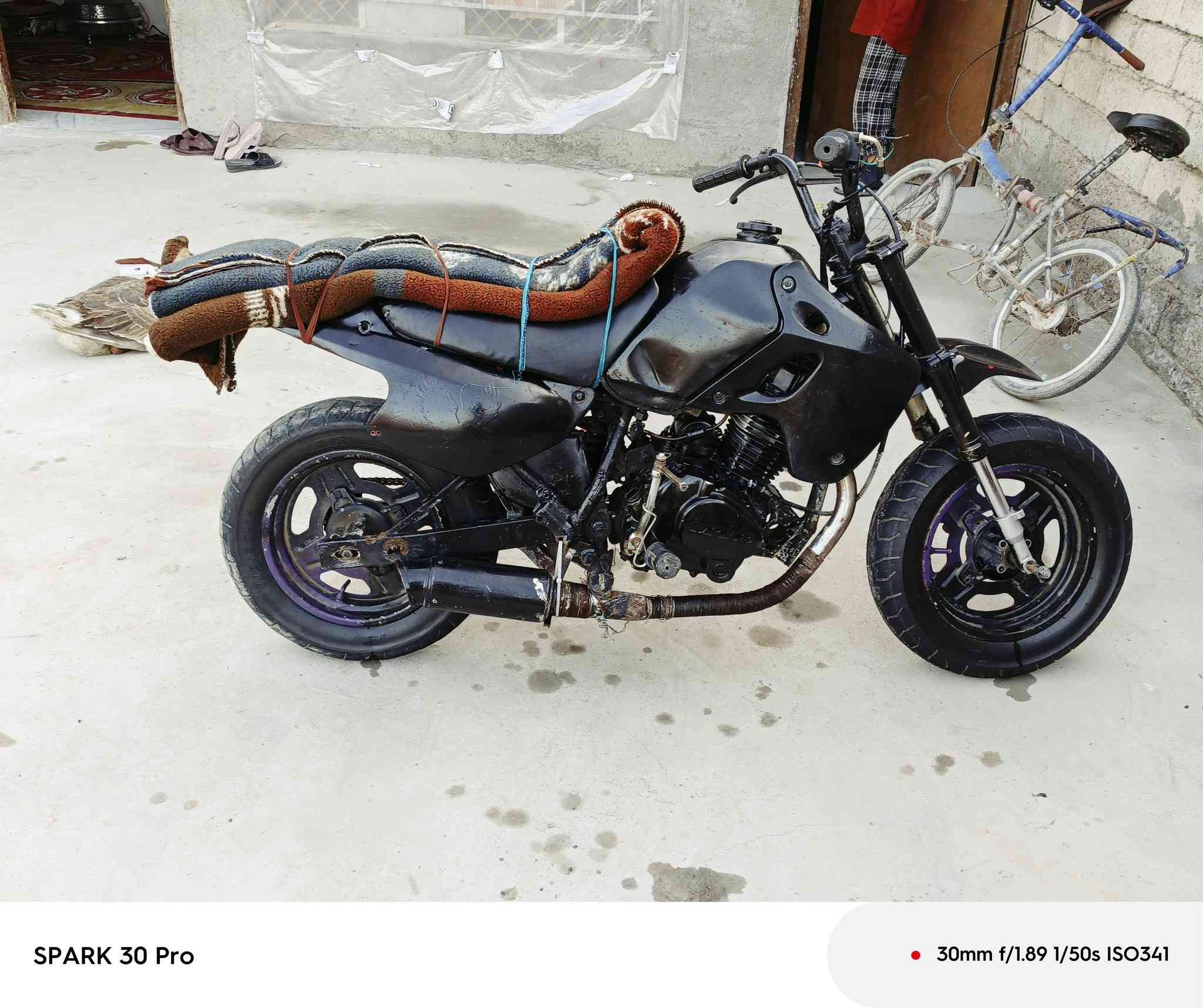 سلام عليكم دراجه قفاز محرك ستوته محرك نضيف وناعم دراجه بدون بريك عوزهه عنبار سريعه تواير نضاف نكره تشتغل اللبيع او مراوس واليريد يتصل واتساب *********** ✅🫡
