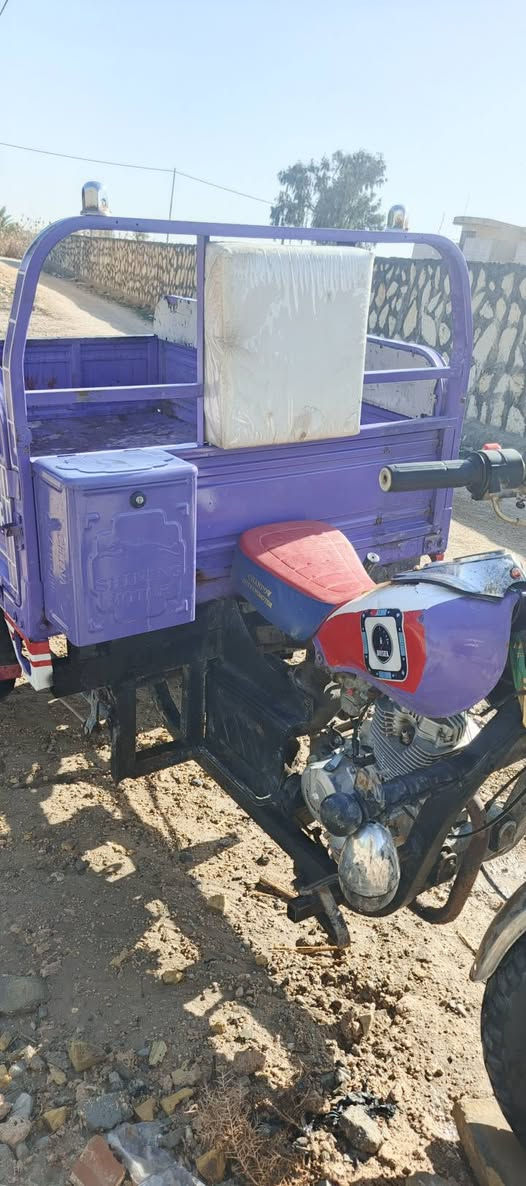 سلام عليكم ستوته للبيع مديل 2020 أوراق اصولي
لون بنفسجي كدام عينك ستوته نضيفه 
كهربايات كلها شغاله ماعايزه شي مال جنايا 
سعر1750وبيها مجال بصيط 
تصل عل رقم وخادم اني***********
