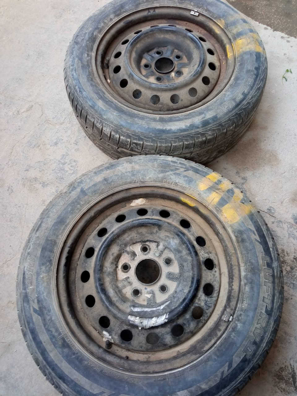 سلام عليكم زوج تاير وياله مال حاويه خليجي جوه سوك ***********
