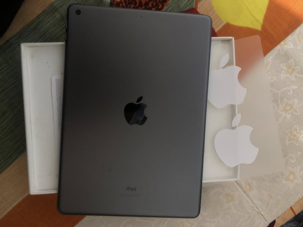 السلام عليكم: ايباد 9 جديد #للبيع استخدام شهر واحد ☝🏻 بعده بلكارتونه كامل ملحقاته بدون ااي نقص 

ايباد 9 
ذاكره 256 
بطاريفه فول 
كامل ملحقاته والكارتون 
الجهاز مال شركة ومامستخدم هواي فقط شهر واحد استخدام شخصي ، مكاني نجف حي ميسان 
 #السعر 500 وبي مجال


**إذا كنت صاحب هذا الإعلان وتريد حذفه لأي سبب، رجاءا أرسل رسالة إلى الدعم الفني**