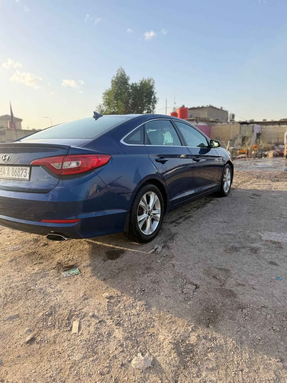 سلام عليكم سوناتا 2016 لون جويتي السياره رقم بصره جديده ب اسمي تحويل ثاني يوم بيها صبغ بقبق صندوك وبعض الملاحضات البسيطه 
السياره حلوه ونضيفه بدون نقوصات مكينه 2400
المواصفات :  شاشه وتحكم ستيرن وضعيات قياده سبورت و ايكو و نورمل كامره خلفيه وداخل ابيض و كشنات بيض وباقي موصفات معروفه عنوان السياره البصره الجنينه شارع المصلحه
الاستفسار : ***********
